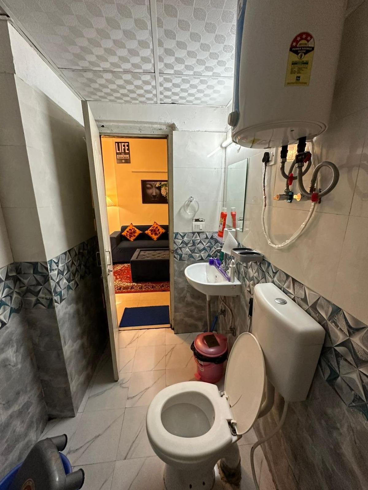 Royal Ambience Lägenhet Ghaziabad Exteriör bild